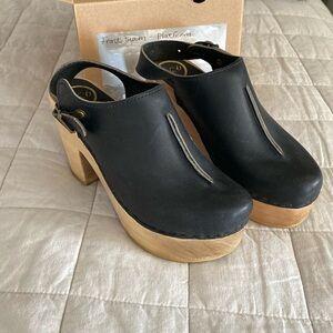 No. 6 front seam platform in black 37